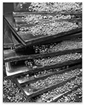 Platinum is declared a strategic metal in the USA and can no longer be used for making jewellery but come back in 1947