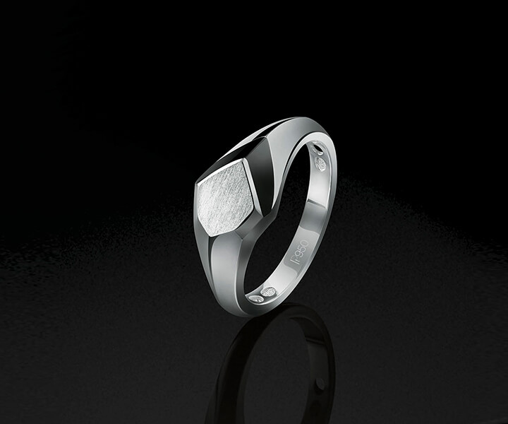 Luxurious Platinum Bold Silhouette Ring for men